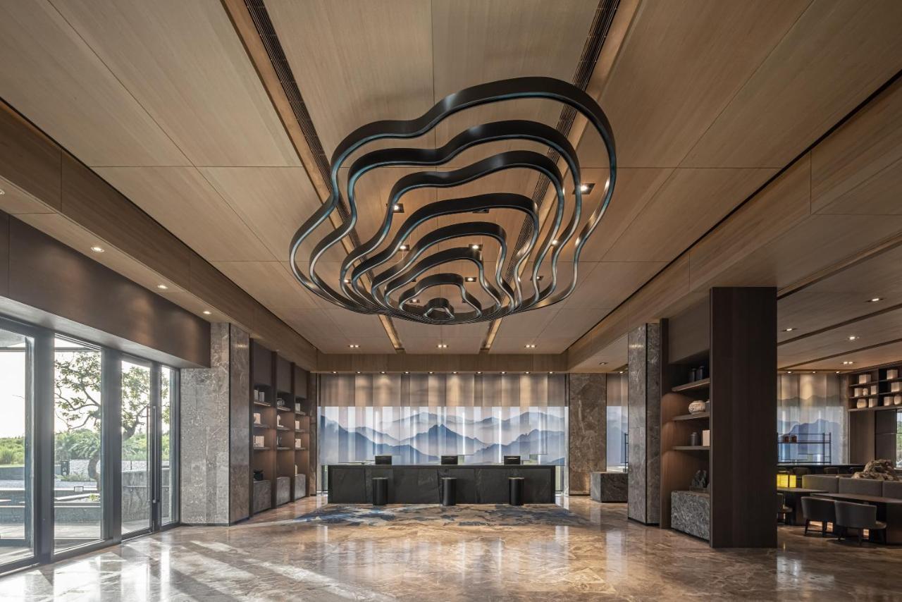 Lakeshore Hotel Hualien Taroko Shunan Exterior foto The lobby of the hotel